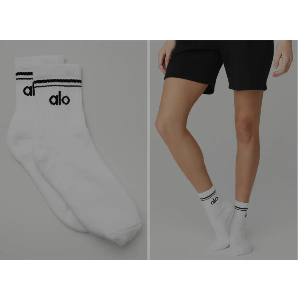 ALO-Unisex Half-Crew Throwback Sock - White/Black